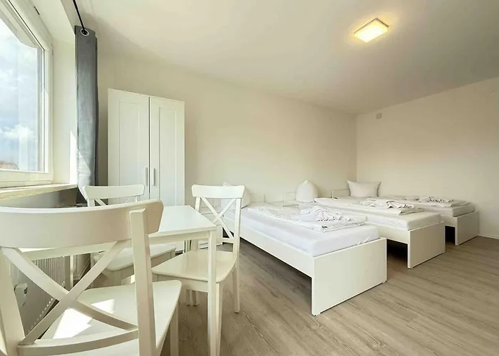Apartament Sad165 Moeblierte Monteurwohnung Mit Balkon
